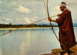 PERÚ , T.P. CIRCULADA , AMAZONIA PERUANA , INDIO CHAMA PESCANDO CON ARCO , FISHING , ARCHERY , BOW , ARROW - Pérou