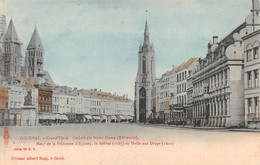 Tournai -  Grand Place - 1903 La Cathédrale Notre-Dame XIe, Le Beffroi, La Halle-aux-Draps Et... - Série 20 N°64 A. Sugg - Tournai