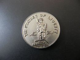 Medal Statue Of Liberty New York - World Trade Center - Unclassified