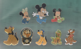 PINS PIN'S DISNEY 1164 MINNIE BEBE LES BEBES DE MINNIE TOMORROLAND  PLUTO  MICKEY LOT 8 PINS - Disney