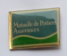 S172 Pin's Assurance Mutuelle De Poitiers Vienne Achat Immédiat - Administrations