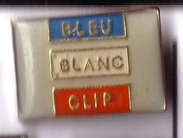 W67 Pin's Télévision BLEU BLANC CLIP M6 Média Télé Presse Achat Immédiat - Médias