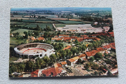 Cpm 1987, Vic Fezensac, Vue Aérienne, Perspective Sur Les Arènes Et Le Groupe Scolaire, Gers 32 - Vic-Fezensac