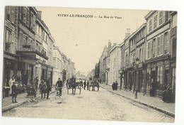 51/CPA A - Vitry Le François - La Rue De Vaux - Vitry-le-François