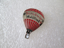 PIN'S    MONTGOLFIERE   TELEKOM  MOBILFUNK - Luchtballons