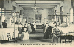 Dép 69 - Santé - Machines à Coudre - Lyon 7 - Hôpital Saint Luc - Salle Sainte Marie - Bon état Général - Lyon 7