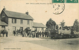 Dép 85 - Attelage De Chevaux - Chemins De Fer - Gares - Trains - Challans - La Gare - état - Challans