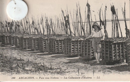 33  - Très Belle Carte Postale Ancienne De  ARCACHON   Les Collecteurs D'Huitres - Arcachon