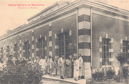 52 - BOURBONNE LES BAINS / HOPITAL MILITAIRE - MALADES A LA BUVETTE - Bourbonne Les Bains