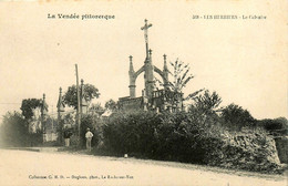 Les Herbiers * Route Et Vue Sur Le Calvaire - Les Herbiers