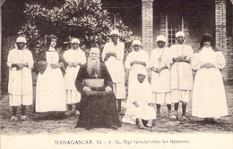 MADAGASCAR - 14 . S. Mgr GIVELET CHEZ LES LEPREUSES - Madagascar