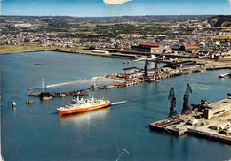 La Gare Maritime Cherbourg (manche) - Le Car Ferry Et La Ville - Fähren