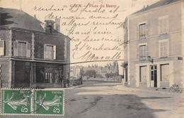 Gien       45          Place Du Berry  .      (voir Scan) - Gien