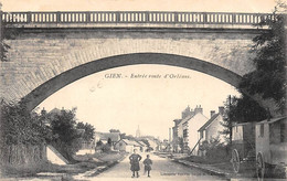 Gien       45      Sous Le Pont. Entrée De La Route D'Orléans    (voir Scan) - Gien