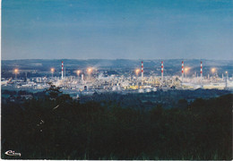 LACQ. Usine De La Société Nationale Des Pétroles D'Aquitaine. L'usine Vue De Nuit - Lacq