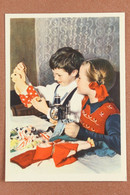 Vintage USSR Russian Postcard 1956 Soviet Program School. Manual Sewing Machine. Boy And Girl. Doll - Groupes D'enfants & Familles