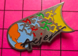 922 Pin's Pins / Beau Et Rare / THEME ESPACE / TERRE LUNE ACIER HOMMES MULTICOLORES COURANT - Space