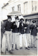 Photo - AMIENS ( 80)  - Mardi Gras  1946 -  Personnes Déguisées. - Lieux