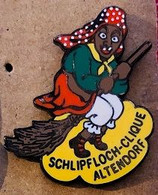 SORCIERE SUR UN BALAIS - SCHLIPF LOCH - CLIQUE - ALTENDORF - SCHWEIZ - SUISSE - EGF - WITCH - HEXE - STREGA - BRUJA-(29) - Personnes Célèbres