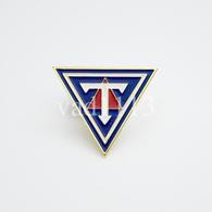Badge Pin: European Football Clubs Iceland - " UMF Tindastoll " - Fútbol
