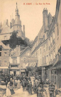 Gien       45          Rue Du Pont. Jour De Marché        (voir Scan) - Gien