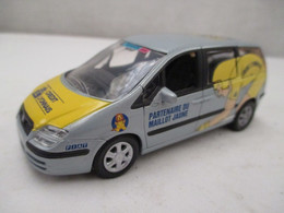 Miniature Voiture  -  1/43em -  NOREV - FIAT -  ULISSE  - Caravane Du Tour De France - Toy Memorabilia