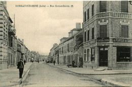 Romilly Sur Seine * La Rue Gornet Boivin * Commerce Magasin Au Planteur De Caïffa - Romilly-sur-Seine