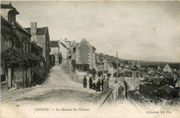 Chinon * Vue Sur Le Descente Du Château * Rue - Chinon