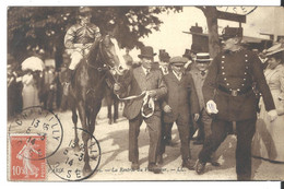 Courses Hippiques - CHANTILLY - Rentrée Du Vainqueur Aux Balances (1913) - Horse Show