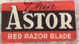 VINTAGE RAZOR BLADES ZILETI VEICOLI FAHRZEUGE THIN ASTOR RED RAZOR BLADE - Scheermesjes