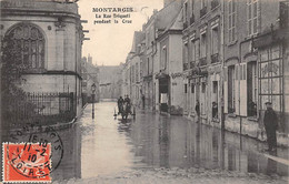 Montargis            45      La Rue Triquet Pendant La Crue        (voir Scan) - Montargis