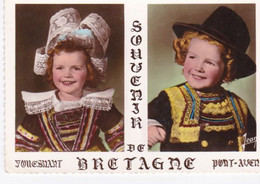 Cpsm Dentelé Grand Format. Souvenir De Bretagne, Enfants De Fouesnant Et Pont-Aven. - Portretten