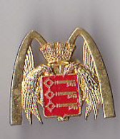 PIN'S  THEME  MAC DONALDS DORE 3 CLES BLASON  TRES RARE - McDonald's