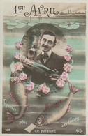 1er AVRIL . -  Photo- Montage D'un Jeune Homme Moustachu  Posant Avec Des Poissons. ED. AERO - 1er Avril - Poisson D'avril