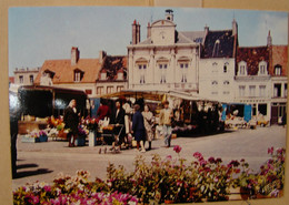 Delcampe - CP. 4887. Guines. Place Foch Le Jour Du Marché - Guines