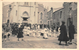 ¤¤  -   OUDON   -  Carte-Photo De La Place De L'Eglise  -  Procession ? En 1959       -  ¤¤ - Oudon