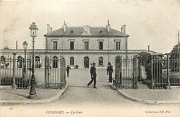 Vendôme * Vue Sur La Gare * Le Parvis - Vendome