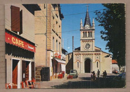 CPSM 69 - VAUX EN VELIN Place Antoine-Saunier , église Notre-Dame De L'Assomption TB ANIMATION Café MAGASIN AUTOMOBILES - Vaux-en-Velin