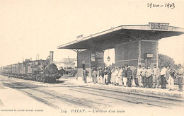 Patay             45          Intérieur De La Gare. L'arrivée D'un Train      (voir Scan) - Otros & Sin Clasificación