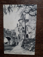 L38/2397 Environs De THIERS . Chateau De La Garde . Entree Du Château - Thiers