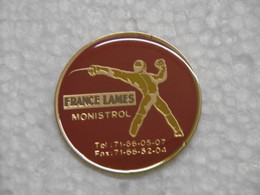 Pin's Sport ESCRIME Escrimeur FRANCE LAMES à MONISTROL - Pin Badge Sports43 HAUTE LOIRE - Esgrima