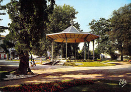 33 - Libourne - Kiosque à Musique Dans Le Jardin Public - Libourne