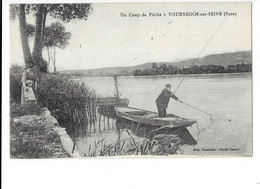 Un Coup De Pêche à Tournedos-sur-Seine - édit. Rousselin  + Verso - Altri Comuni