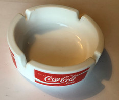 Cendrier Publicitaire Buvez Coca Cola Coke Fond Blanc Logo Rouge - Ashtrays