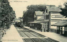Briare * Vue Sur La Gare * Arrivée Du Train * Ligne Chemin De Fer - Briare