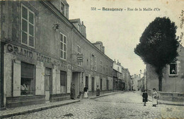 Beaugency * La Rue De La Maille D'or * Grand Hôtel Café De L'écu De Bretagne - Beaugency