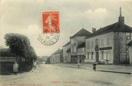 Lusigny * La Place De L'église * Le Café Du Centre - Autres & Non Classés