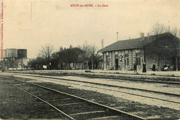 Arcis Sur Aube * Vue Sur La Gare * Ligne Chemin De Fer - Arcis Sur Aube