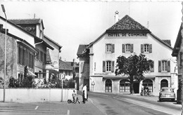 BEVAIX → Hotel De Commune Avec Oldtimer, Fotokarte Ca.1955 - Bevaix