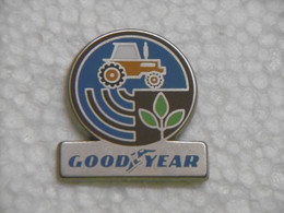 Pin's - Tracteur Agricole Pneu GOOD YEAR - Pin Badge ZAMAC Argenté - Merken